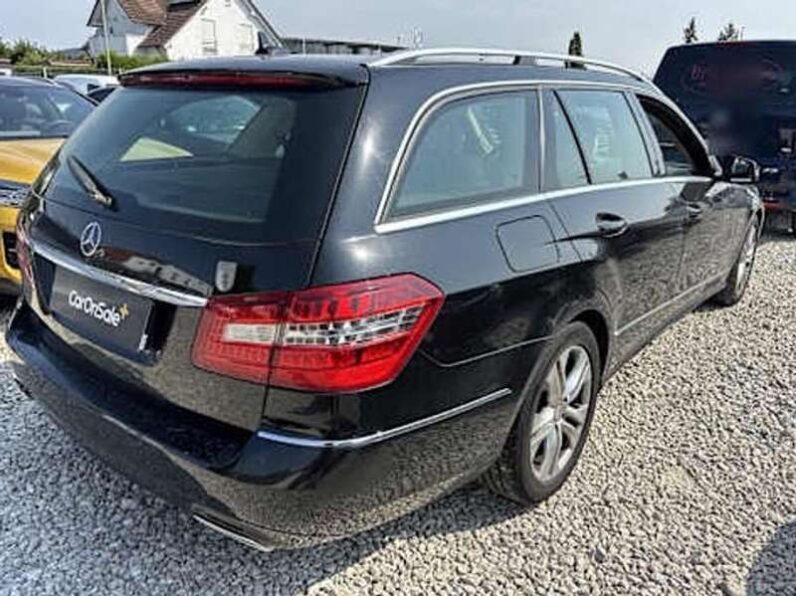 
								Mercedes-Benz E 250 2012 pełne									