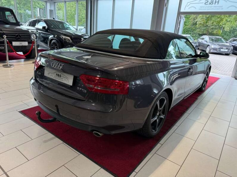 
								Audi A5 2010 pełne									