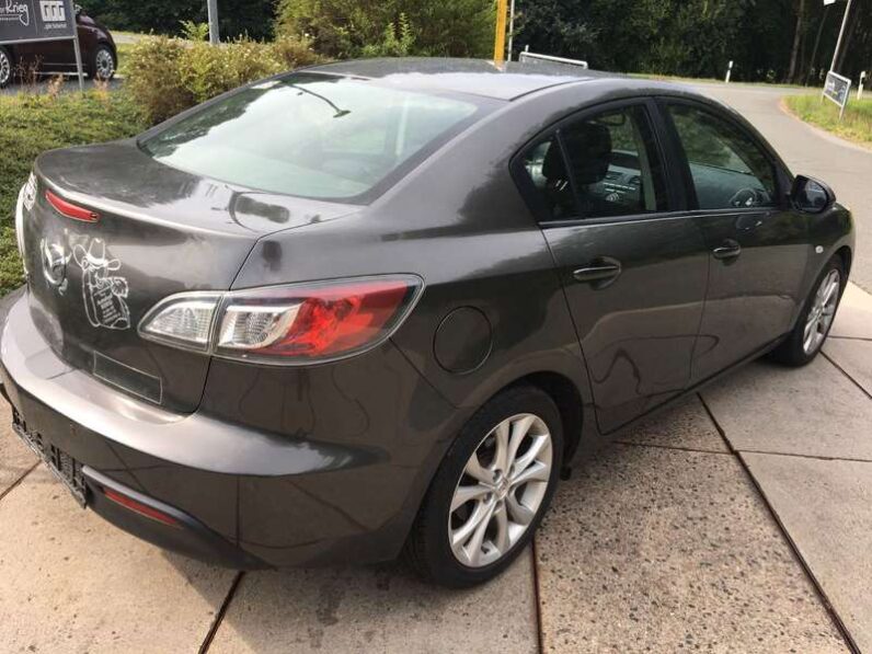 
								Mazda 3 2010 pełne									