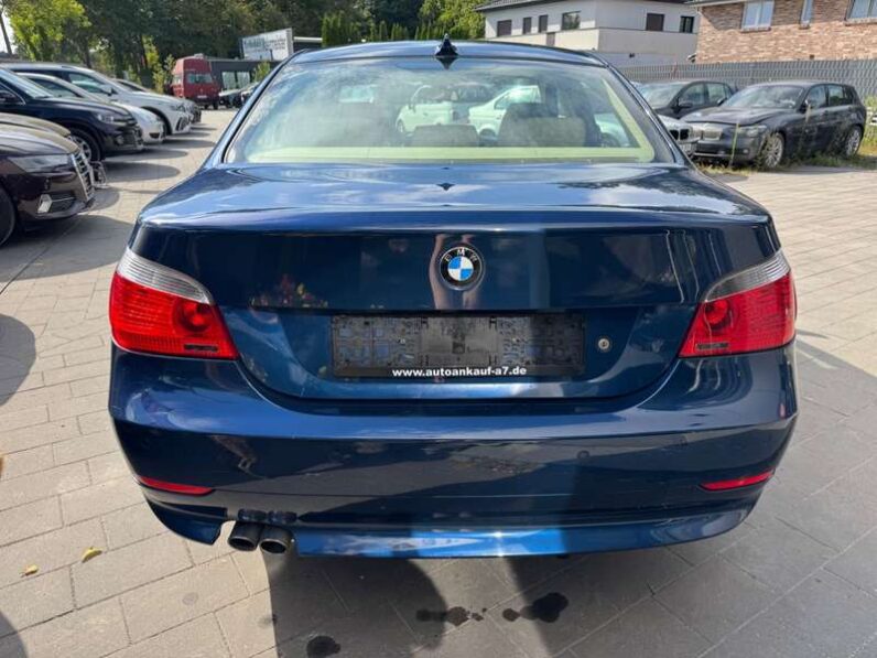 
								BMW 530 2006 pełne									