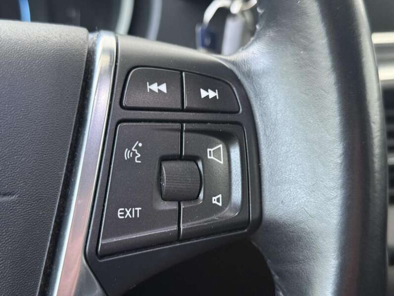 
								Volvo V40 2013 pełne									