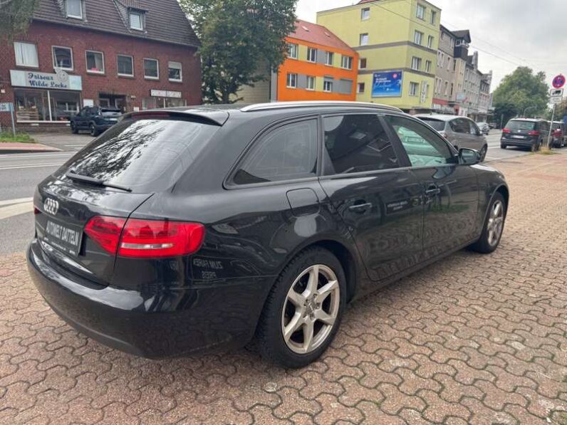 
								Audi A4 2010 pełne									