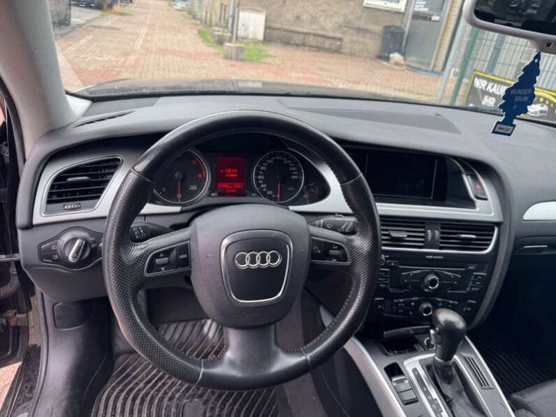 
								Audi A4 2010 pełne									