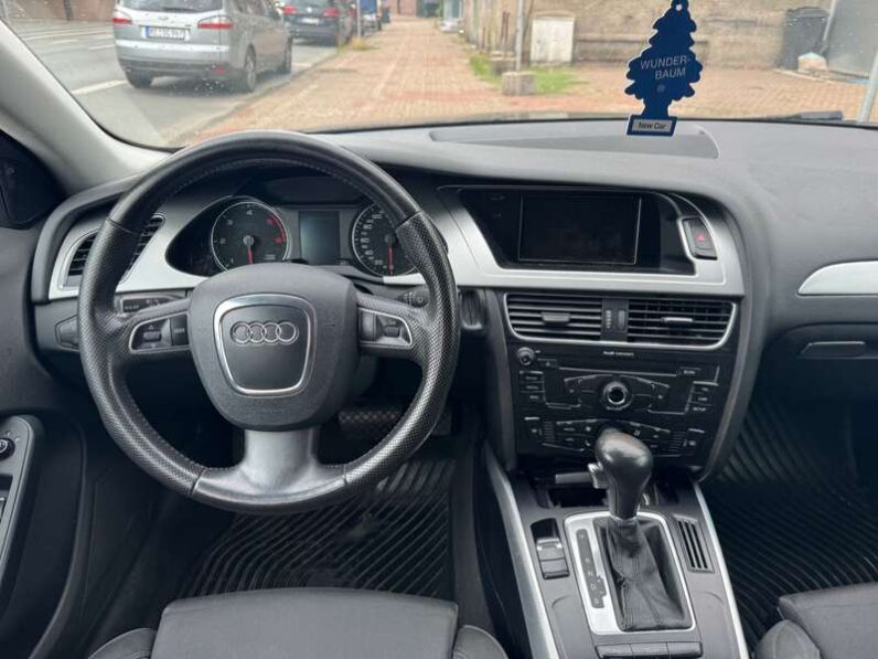 
								Audi A4 2010 pełne									