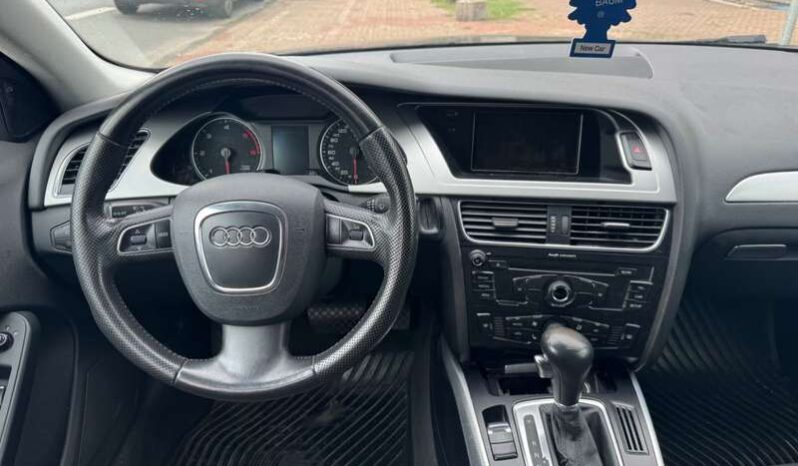 
								Audi A4 2010 pełne									