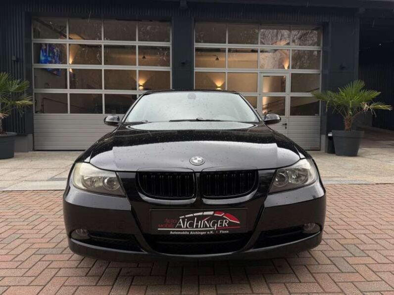 
								BMW 320 2006 pełne									
