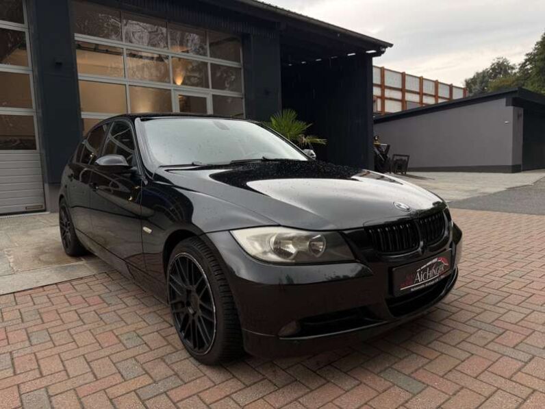 
								BMW 320 2006 pełne									
