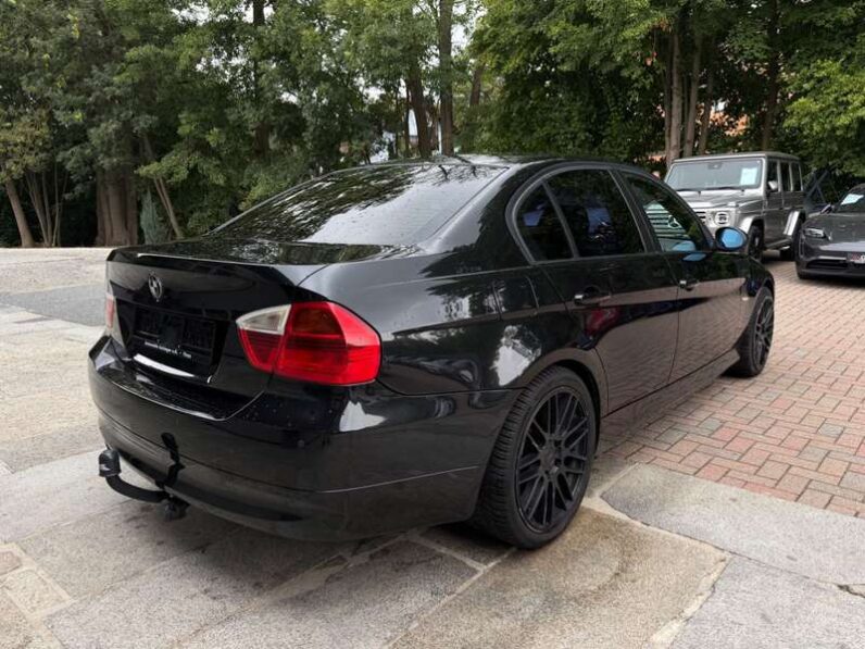 
								BMW 320 2006 pełne									