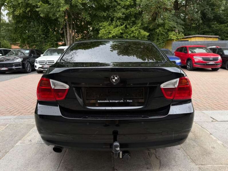
								BMW 320 2006 pełne									