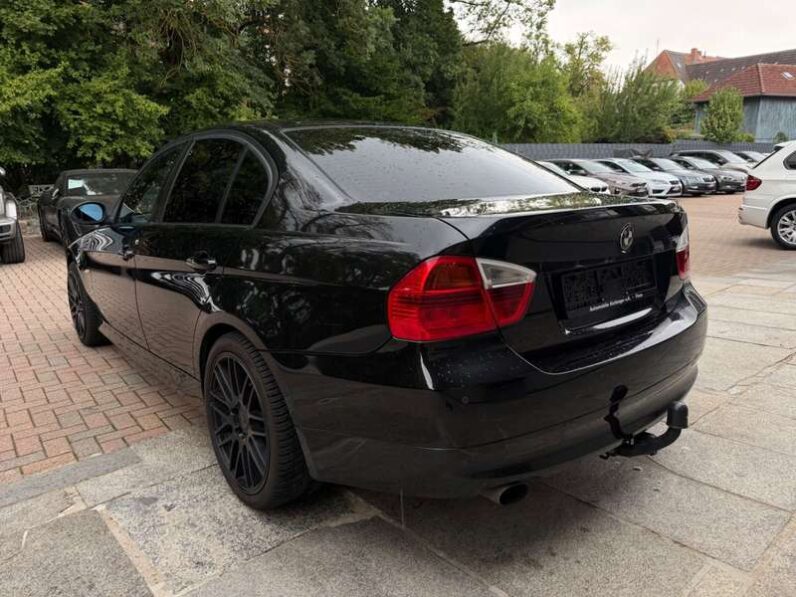 
								BMW 320 2006 pełne									
