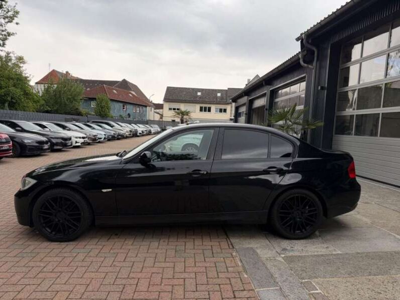 
								BMW 320 2006 pełne									