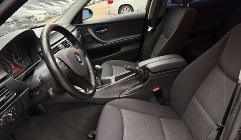 
								BMW 320 2006 pełne									