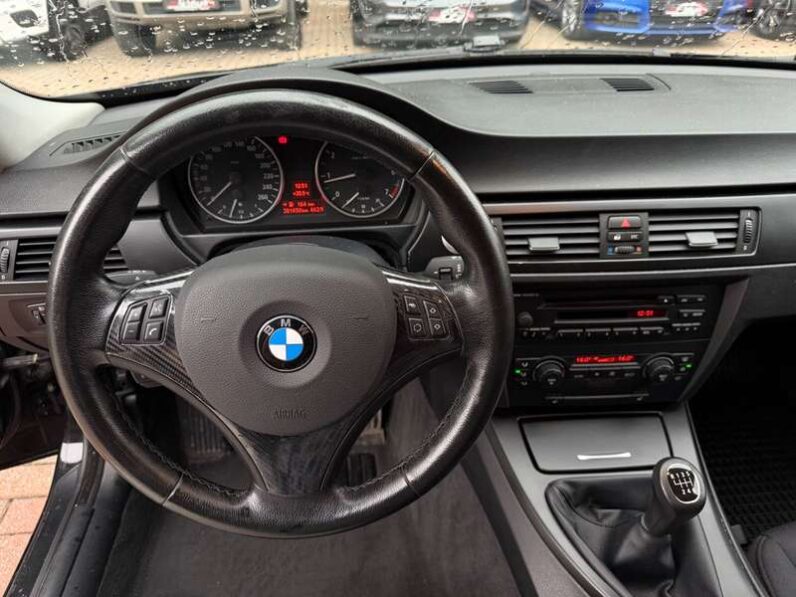 
								BMW 320 2006 pełne									