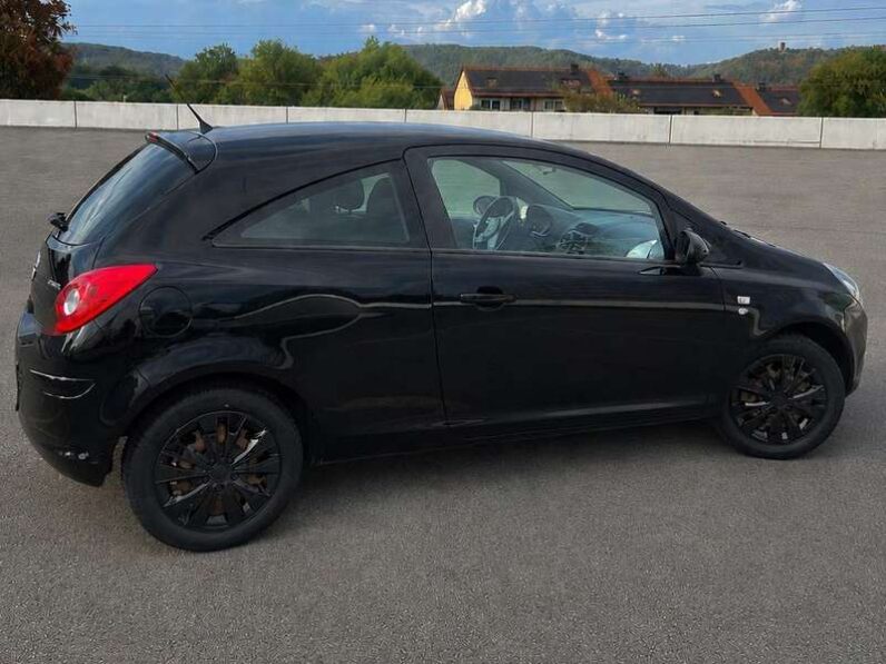 
								Opel Corsa 2010 pełne									