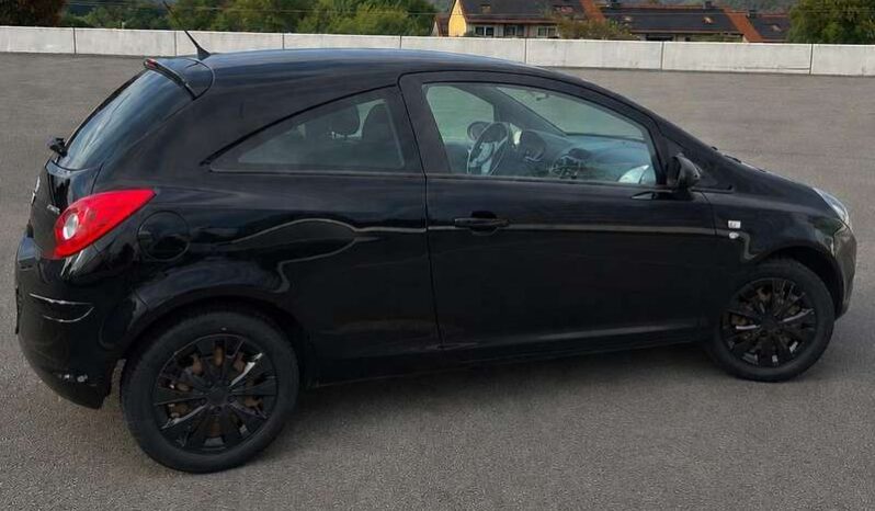 
								Opel Corsa 2010 pełne									